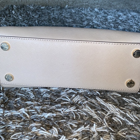 MK Selma handbag. - Picture 3 of 5